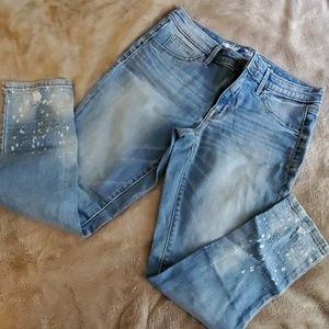 Mossimo Denim Mid-Rise Jegging Crop Destroyed